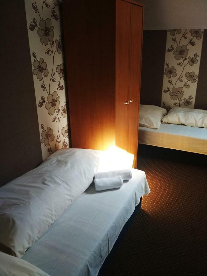 Sawik Dziekanowice Motel Lednogora Bagian luar foto